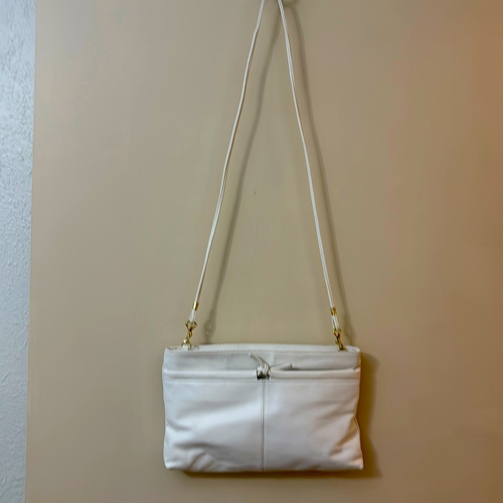 Valencia purse long strap leather purse details 
*vintage